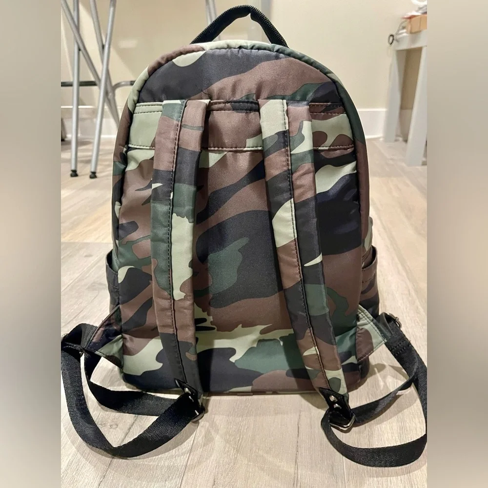 Superdry Green Camouflage Backpack with Patches, SuperDry Midi Backpack
